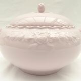 Porcelain tureen