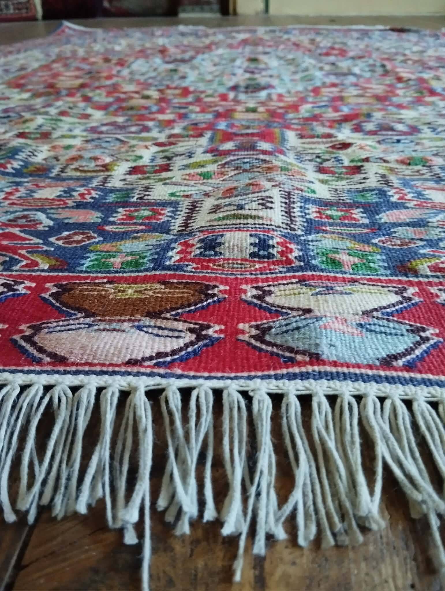 Handmade Persian Senneh carpet 167x131cm