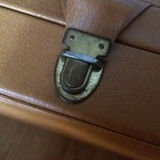 Necessary toilet case