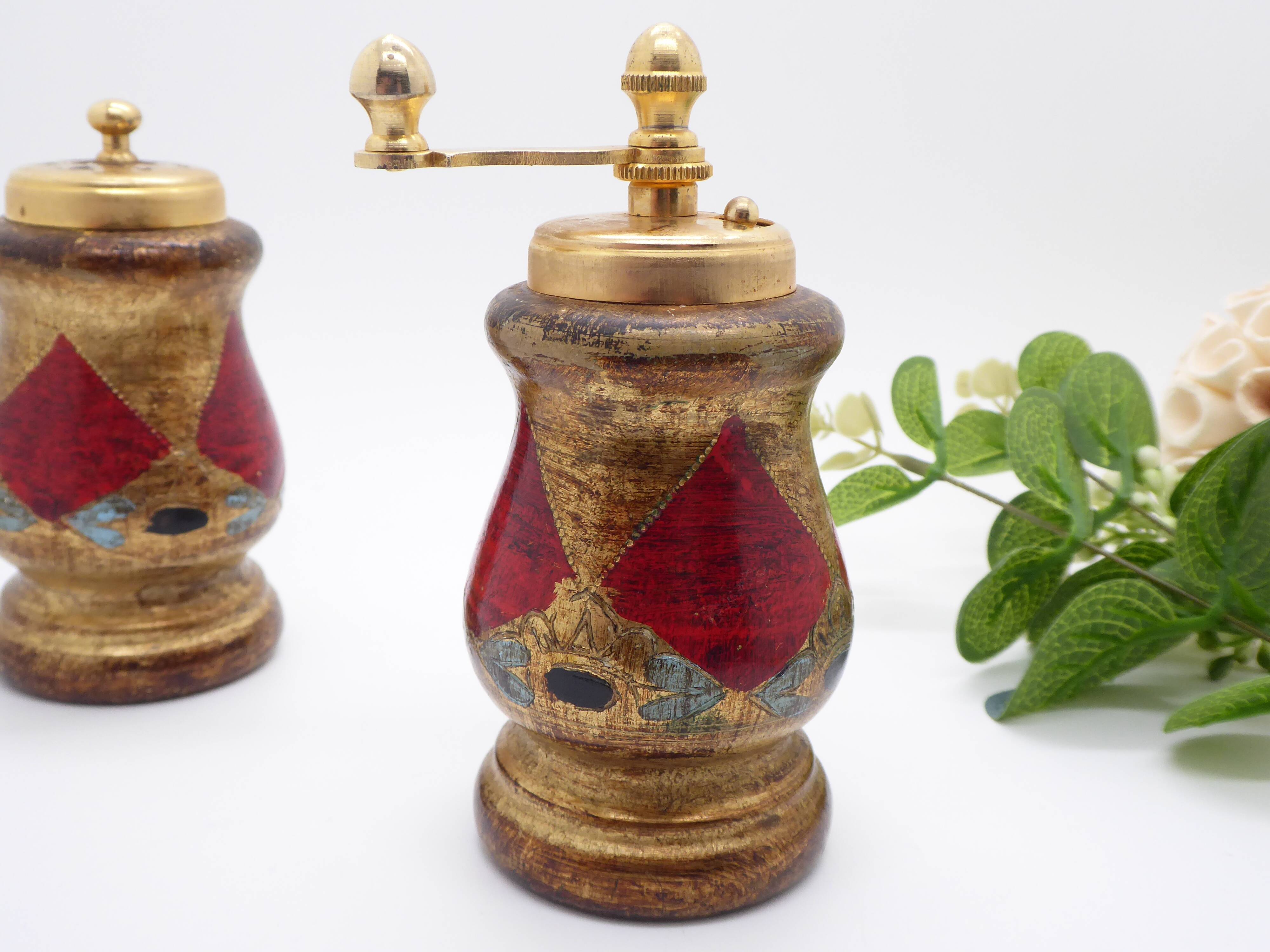 Salt shaker and pepper mill Florentine style