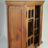 Vitrine de metier ancienne en bois de noyer XXème