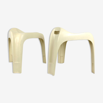 ALEXANDER BEGGE for CASALA - Tripod stool in white plastic.
