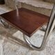 Table d'appoint moderniste française en placage acajou, 1930s–1950s