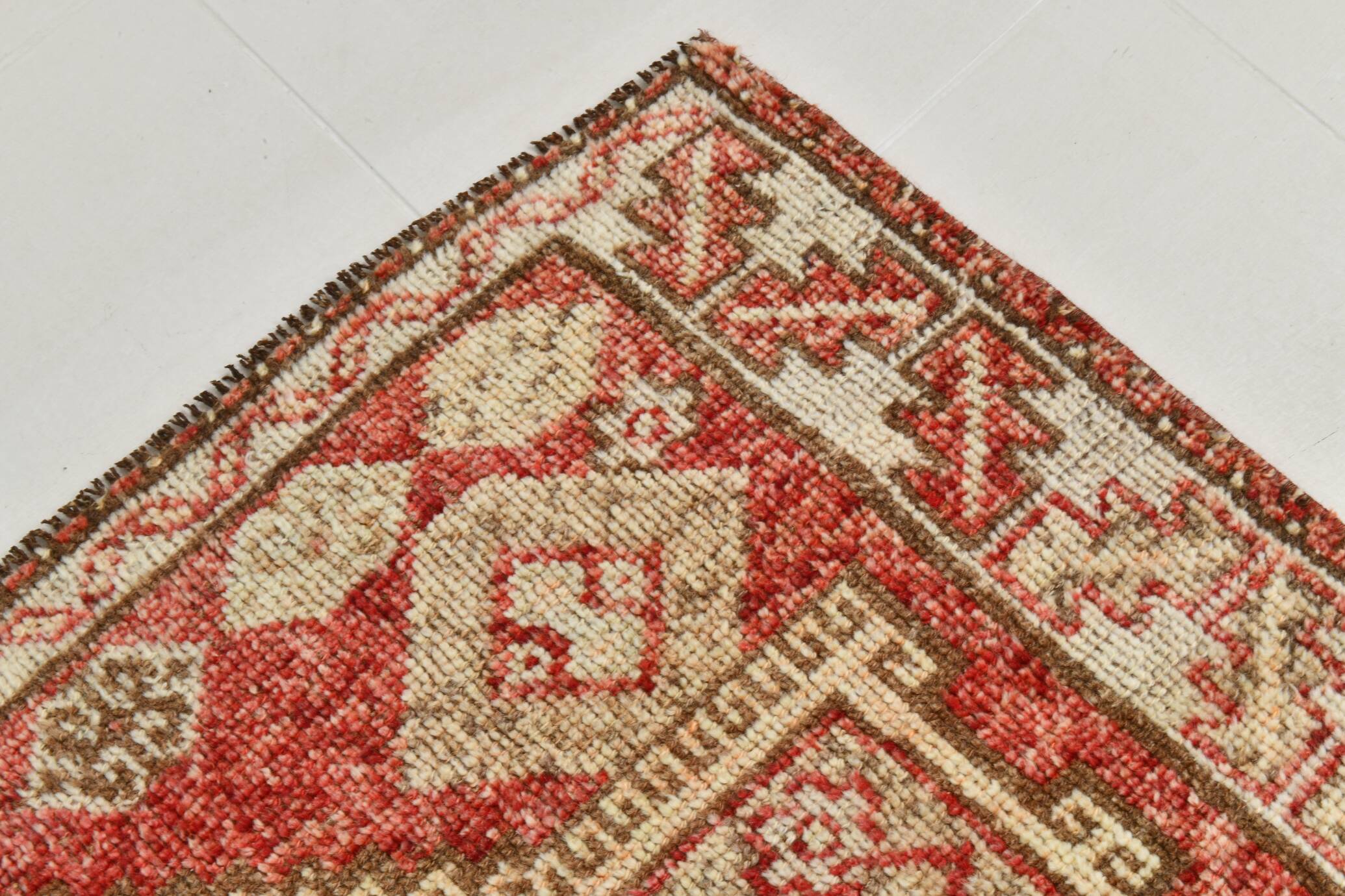 Tarecotta Red & Beige Long Wide Kilim Rug, Ethnic Patterned Rug, 141x309 Cm