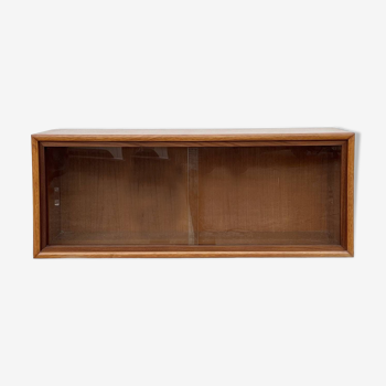 Scandinavian display cabinet shelf