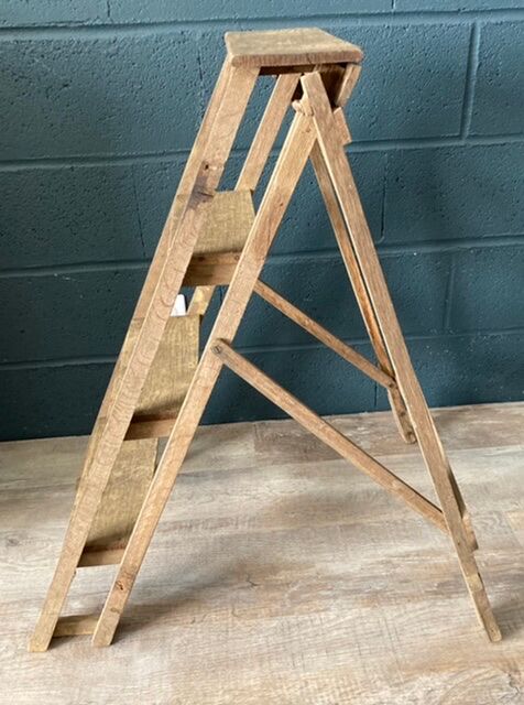 Stepladder decorated in old oak