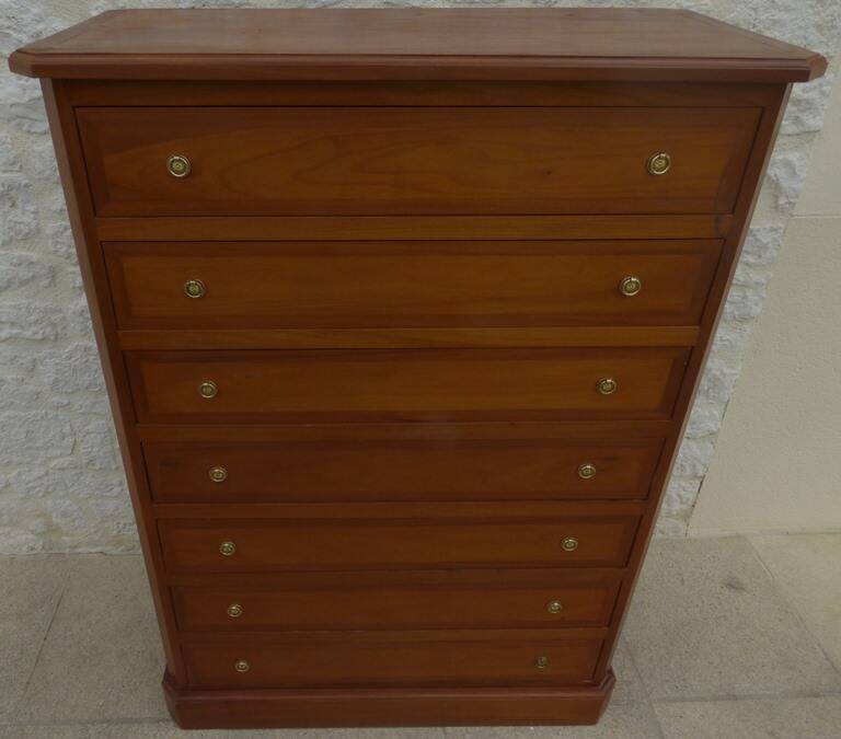 Weekly chest of drawers with secret shelf and its 7 drawers, made in the old-fashioned way from solid wood with knob