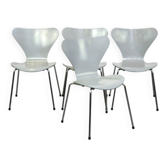 Set of 4 original grey Fritz Hansen butterfly chairs from 1984 Danish design