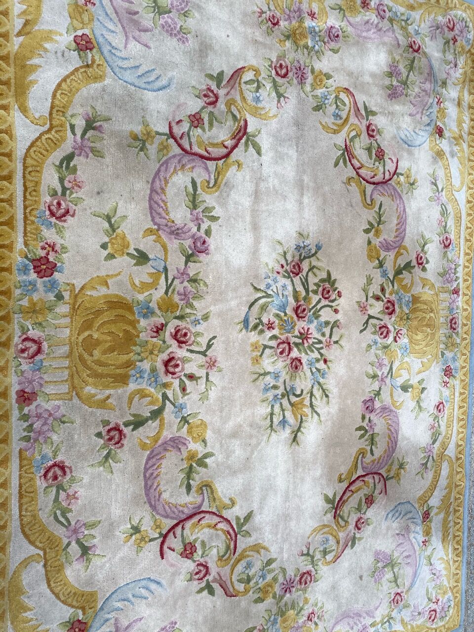 Vintage soapy style rug or Aubusson Tufté hand 170x235 cm
