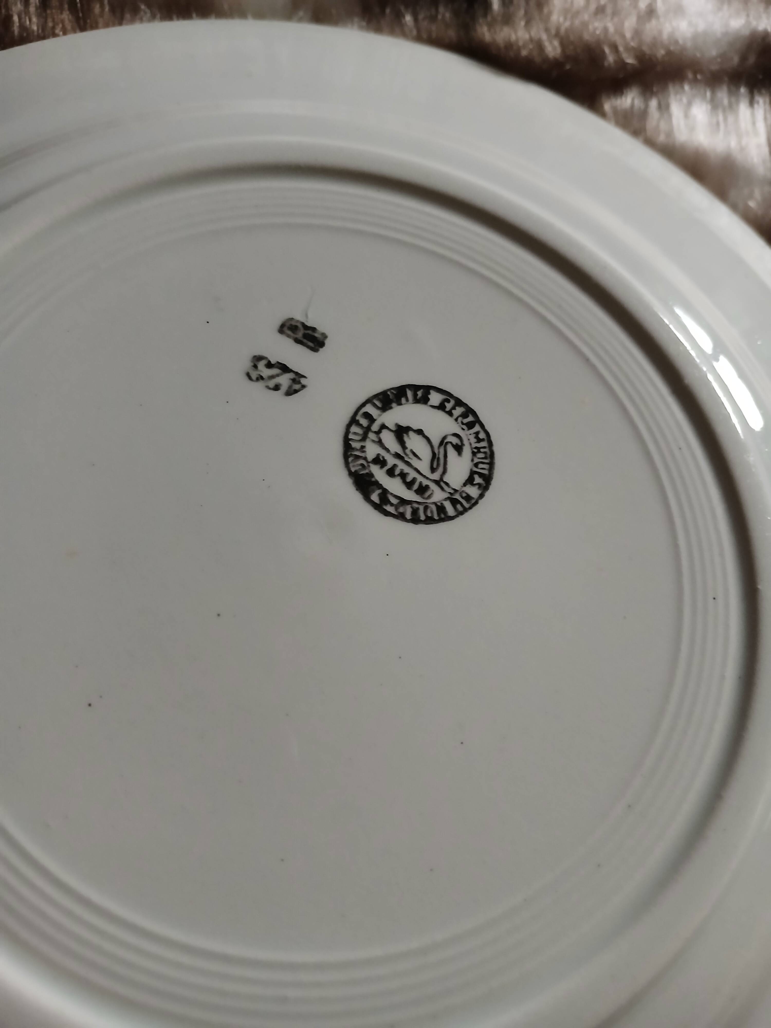6 antique flat plates in ironstone