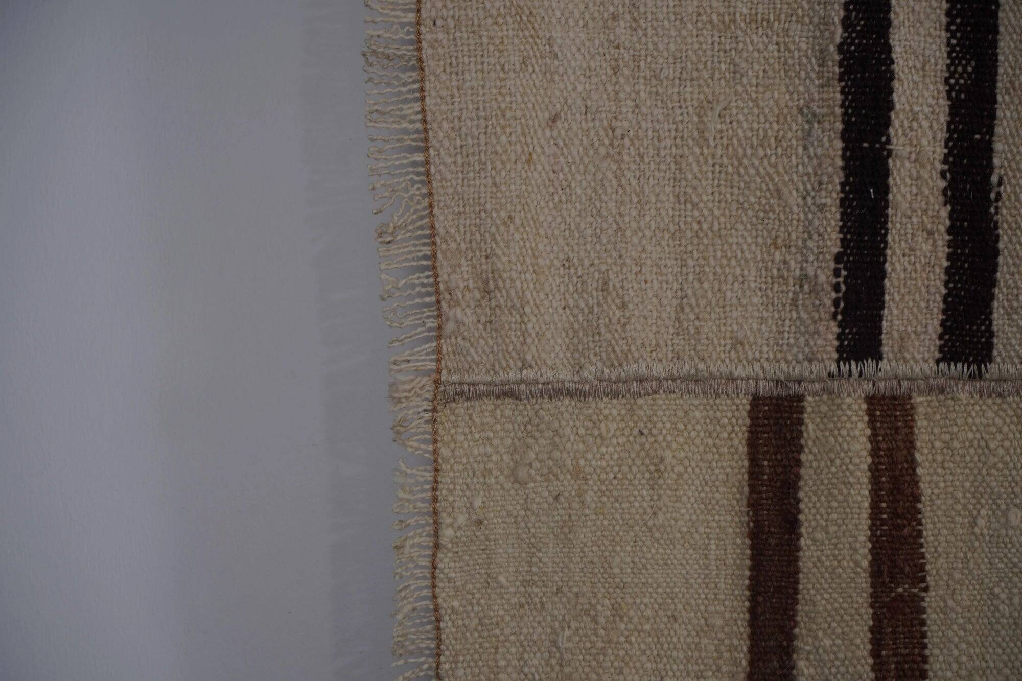Vintage Turkish kilim, handwoven, 260x370 cm.