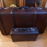 Duo of vintage dark brown suitcases "Mother Big and her little chaperone"