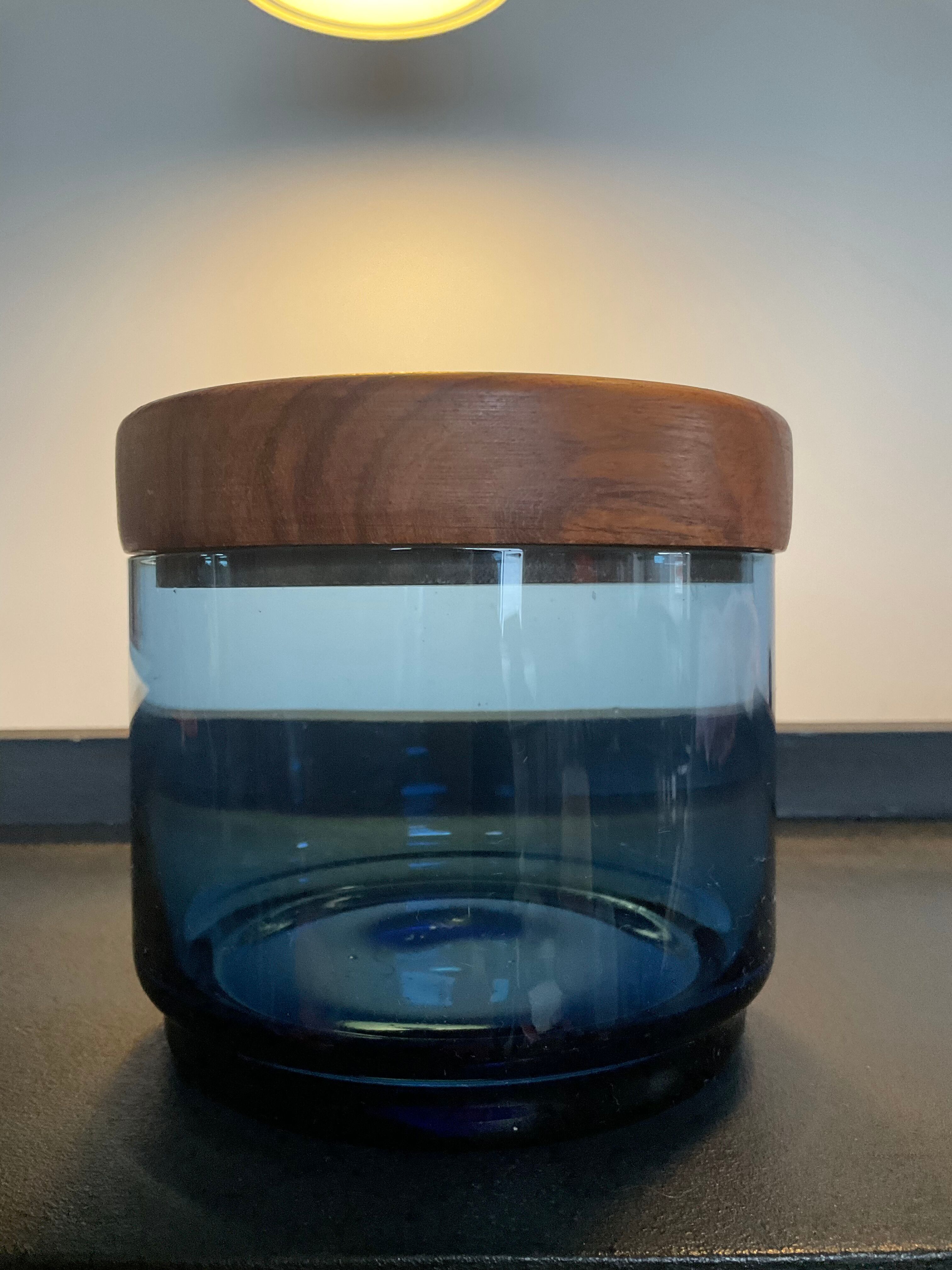 Vintage pot in blown glass and teak