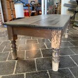 Skated coffee table