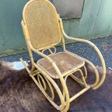 Rocking chair en cannage et rotin
