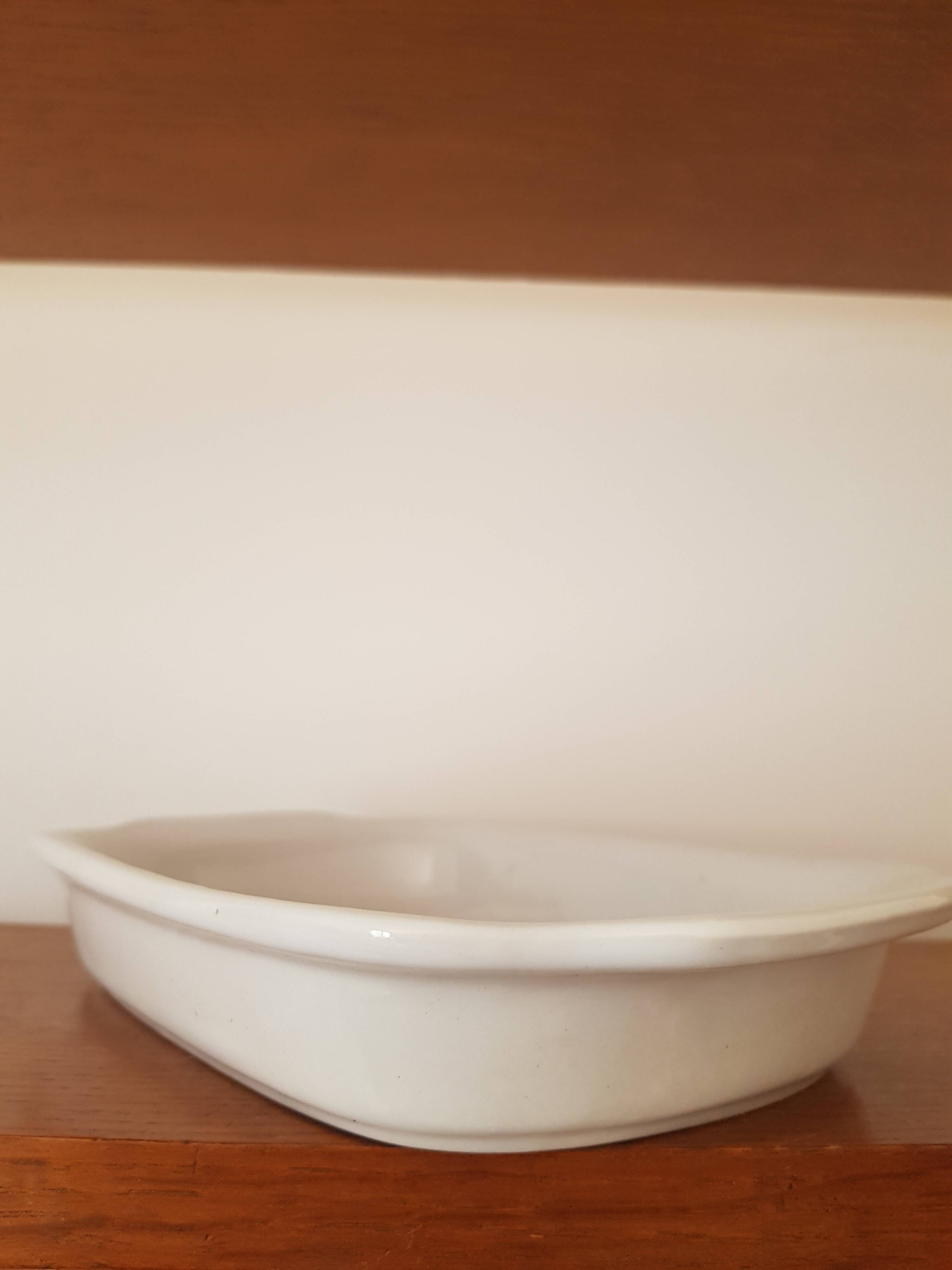 Plat en porcelaine