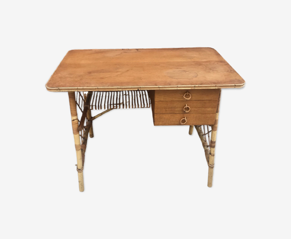 Bureau vintage avec 3 tiroirs en rotin de Louis Sognot 1960