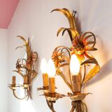 Pair of Italian wall lights in gold metal with flowers and leaves (50 cm)