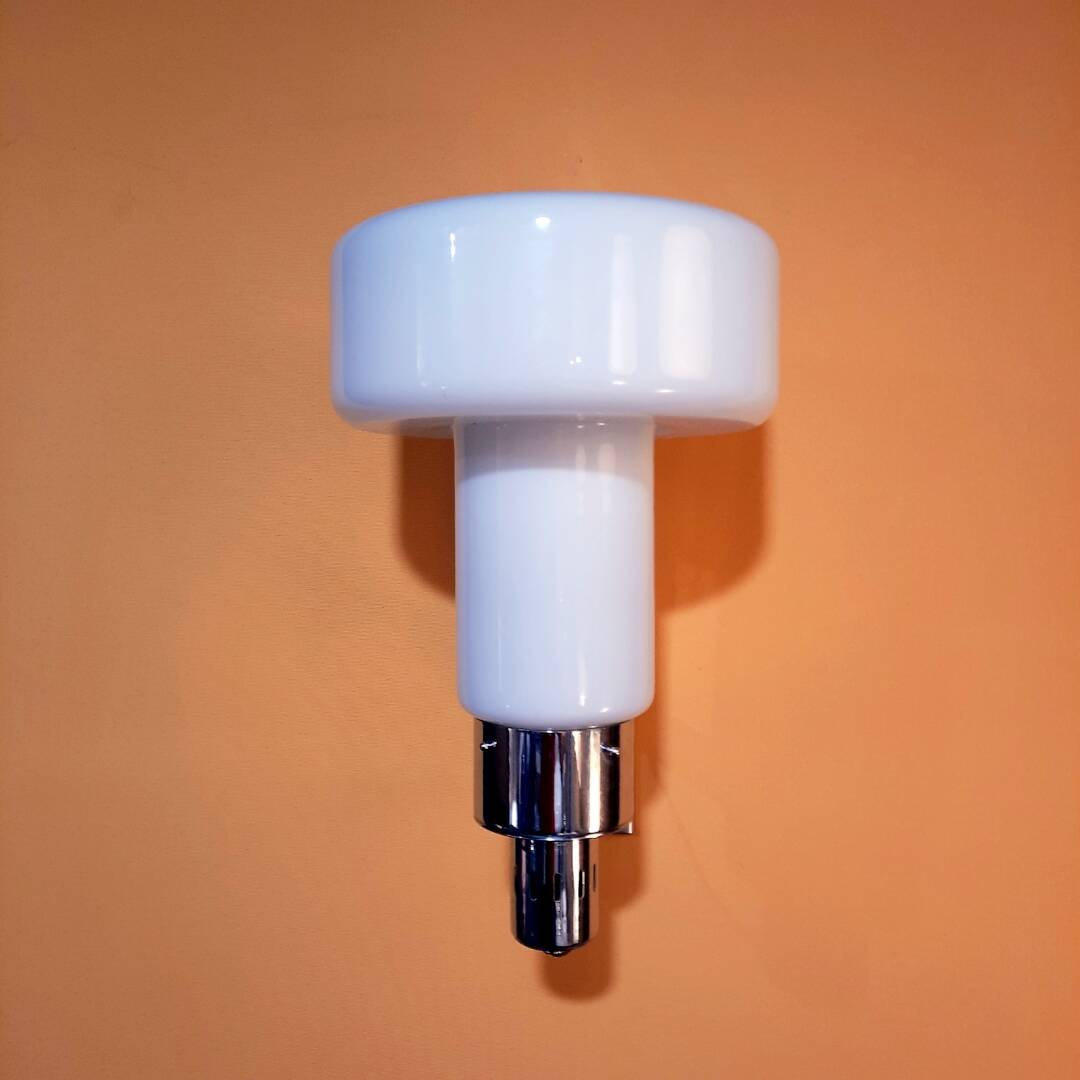 Flambeau light fixture in white opaline Murano glass, Circa 1970