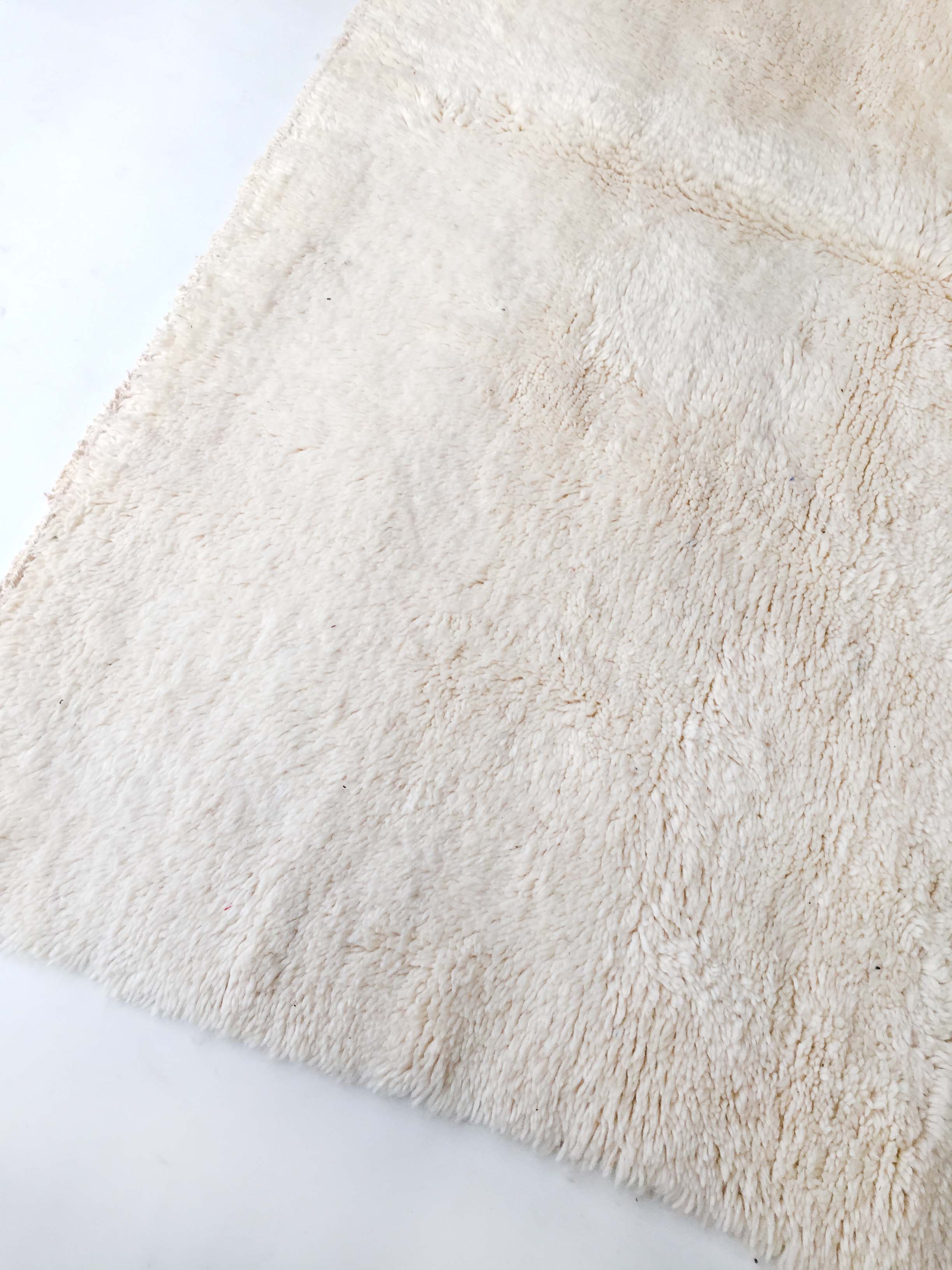 Moroccan Berber carpet Beni Ouarain unbleached uni 307x193cm