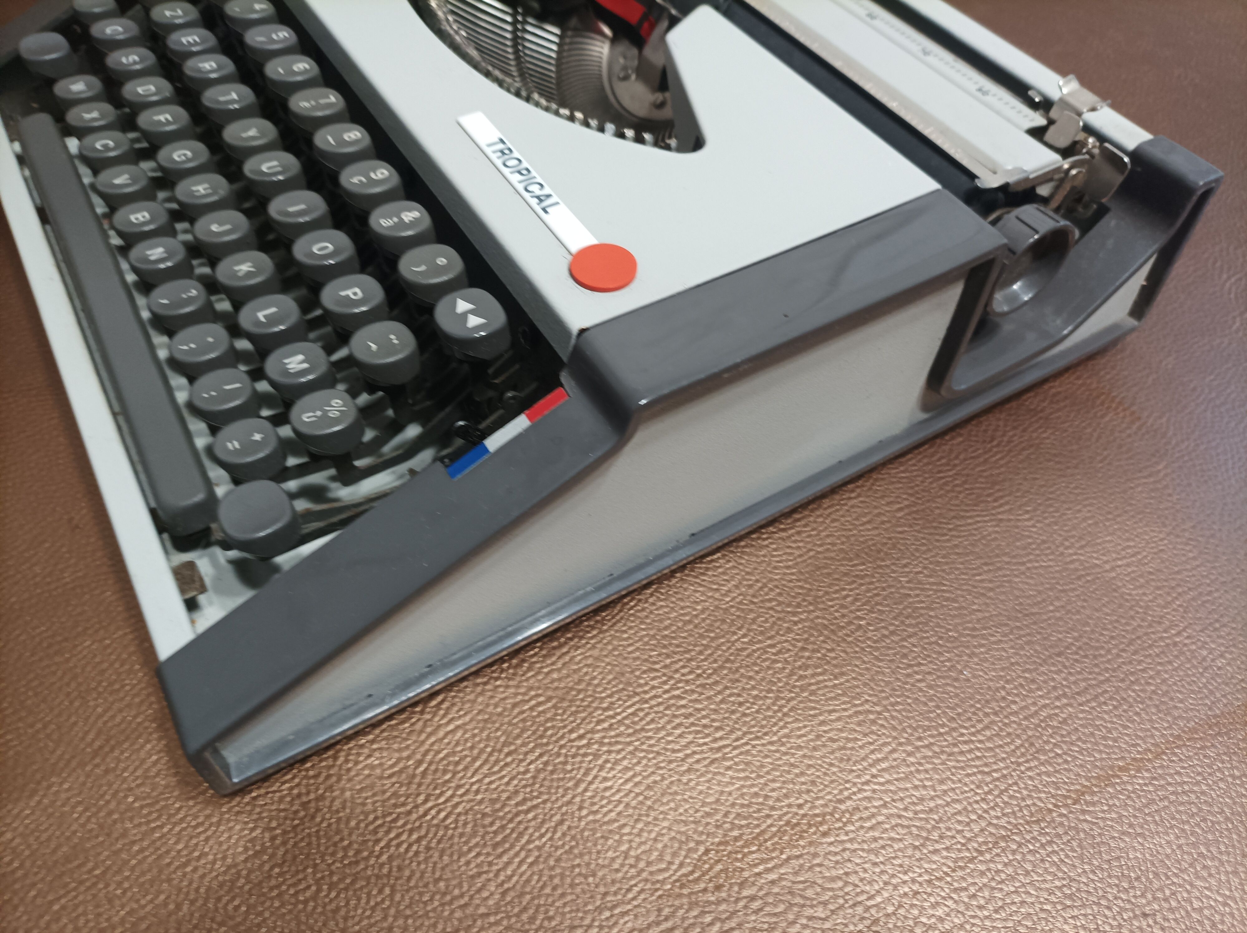 Olivetti Tropical typewriter - 1984