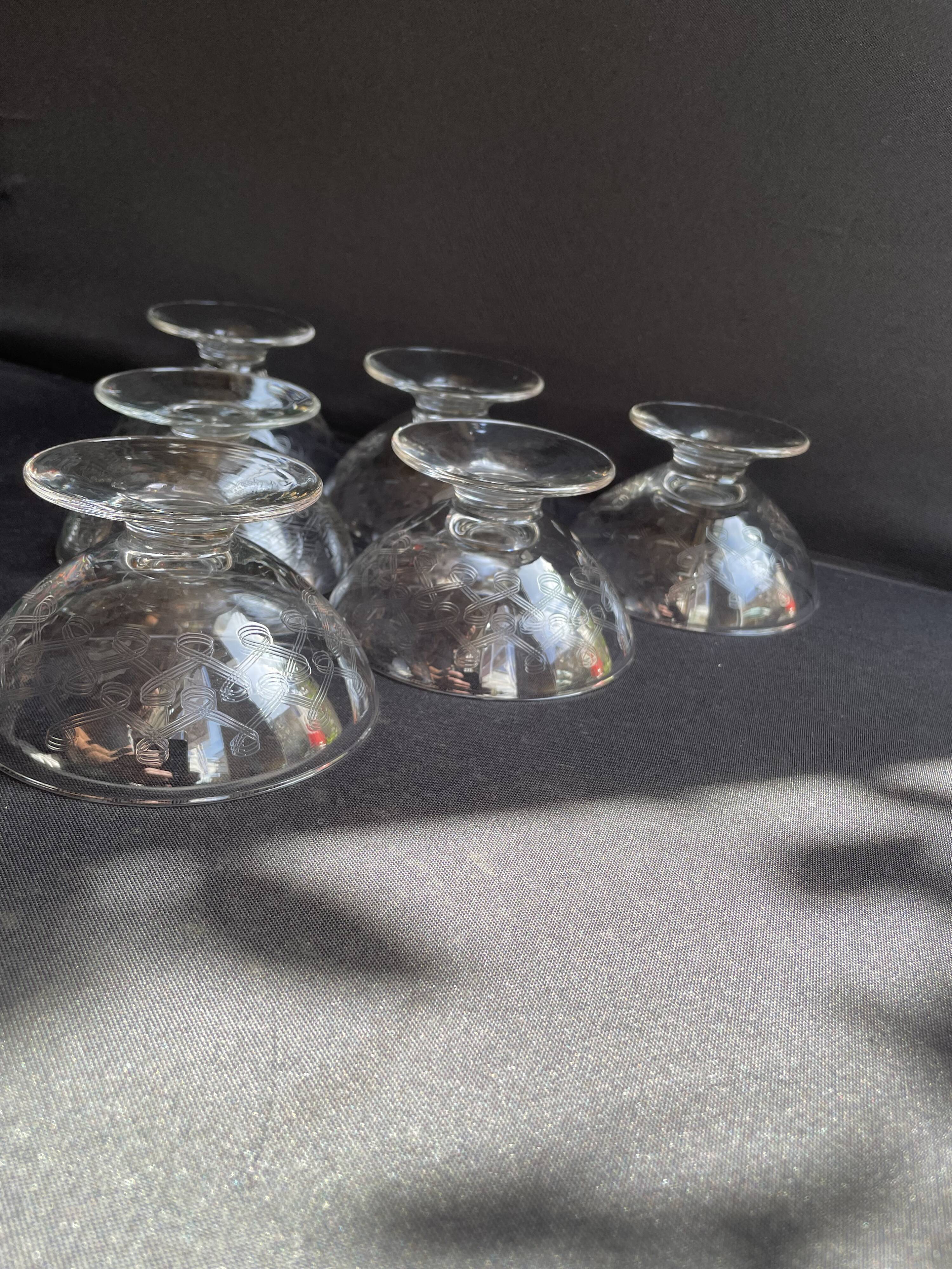 6 champagne glasses – Engraved crystal