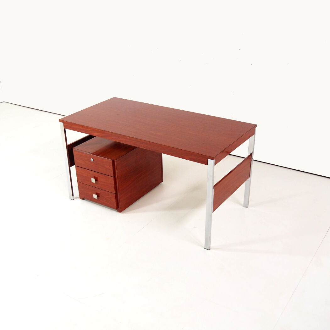 Bureau 'Minor B' by Pierre Guariche for Meurop