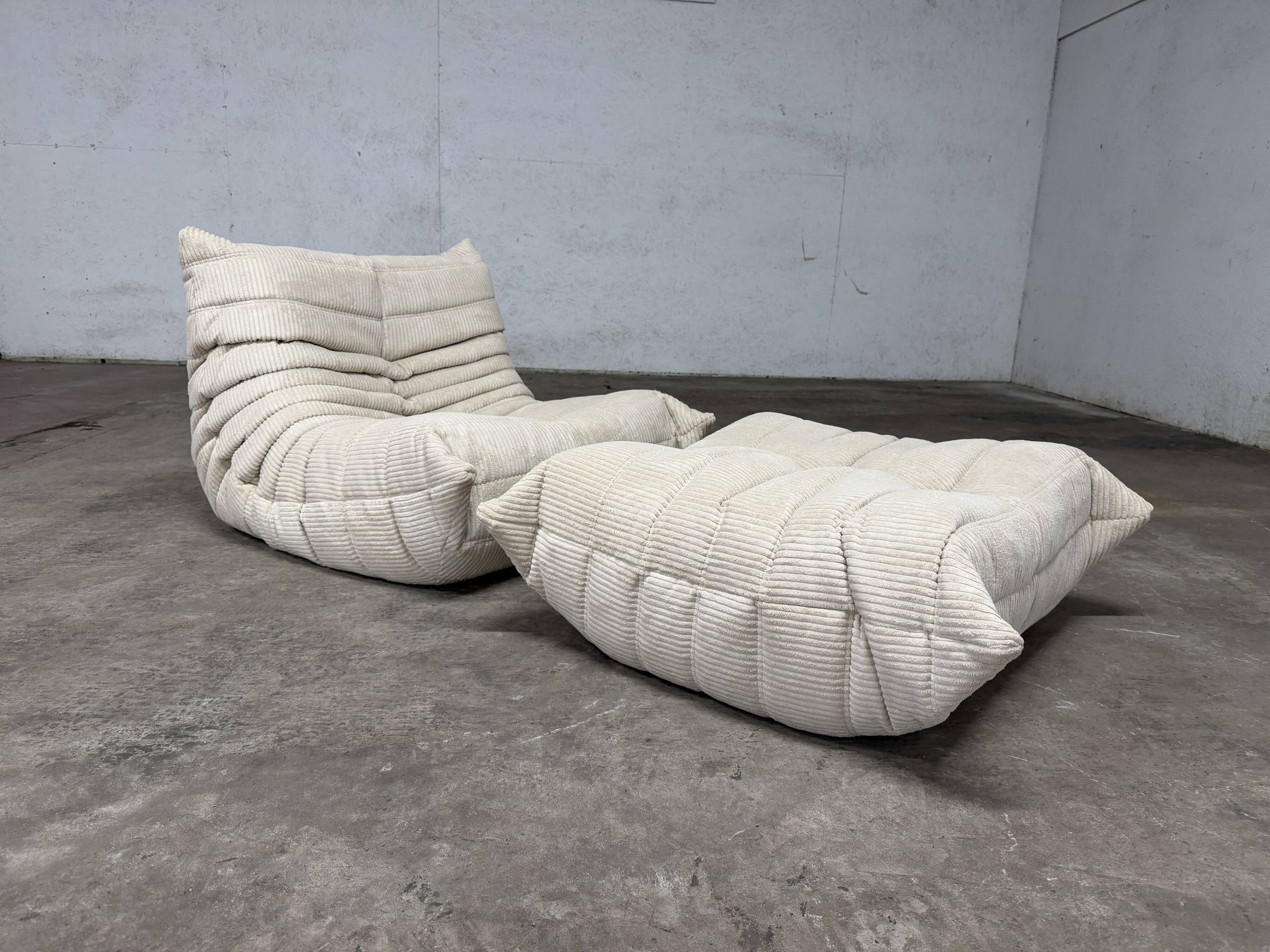 Ligne Roset Togo 1-seater in pouf in Beige Corduroy 10/10