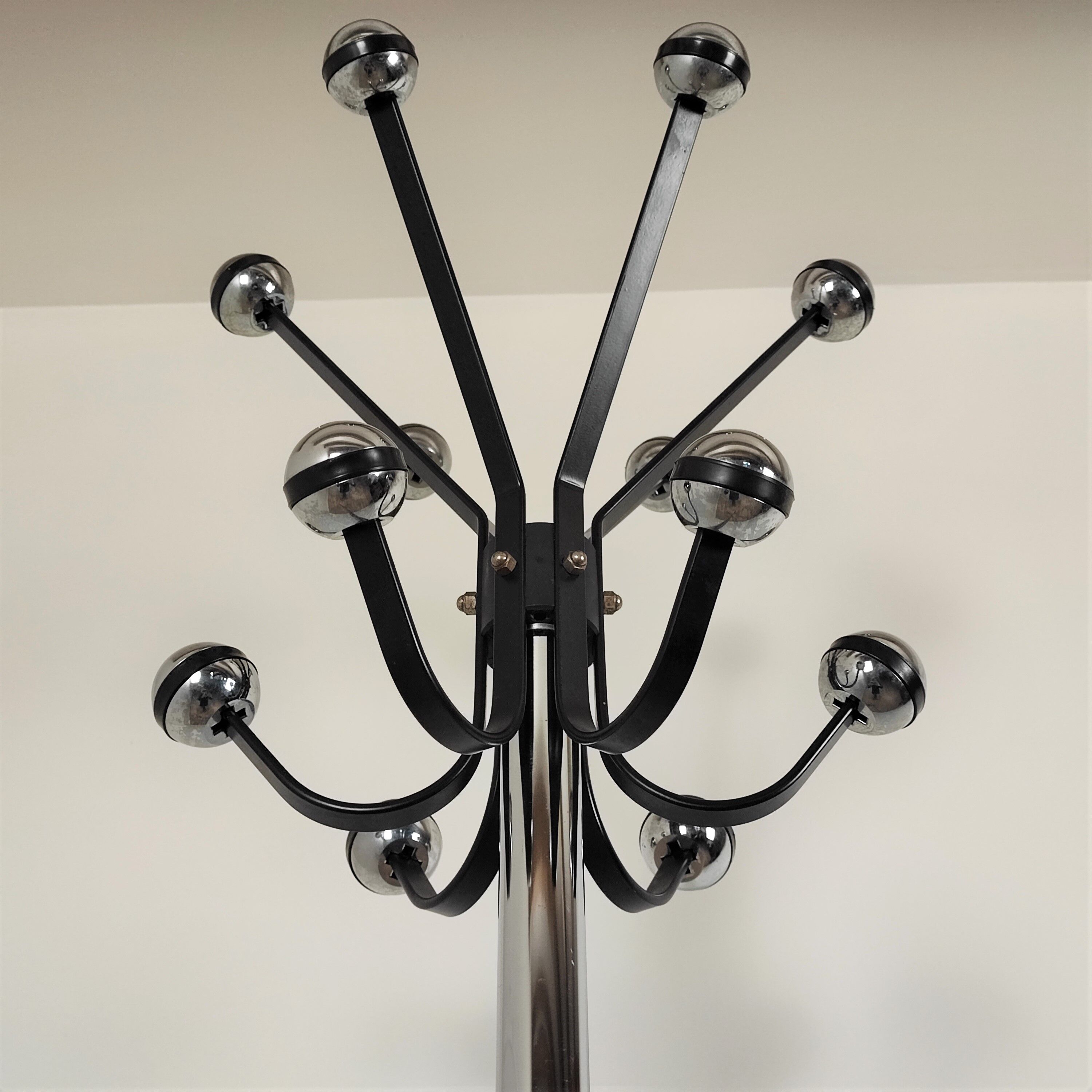 Chrome coat rack 70s