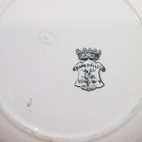 7 flat plates in Longwy rambouillet style earthenware, iron earth.