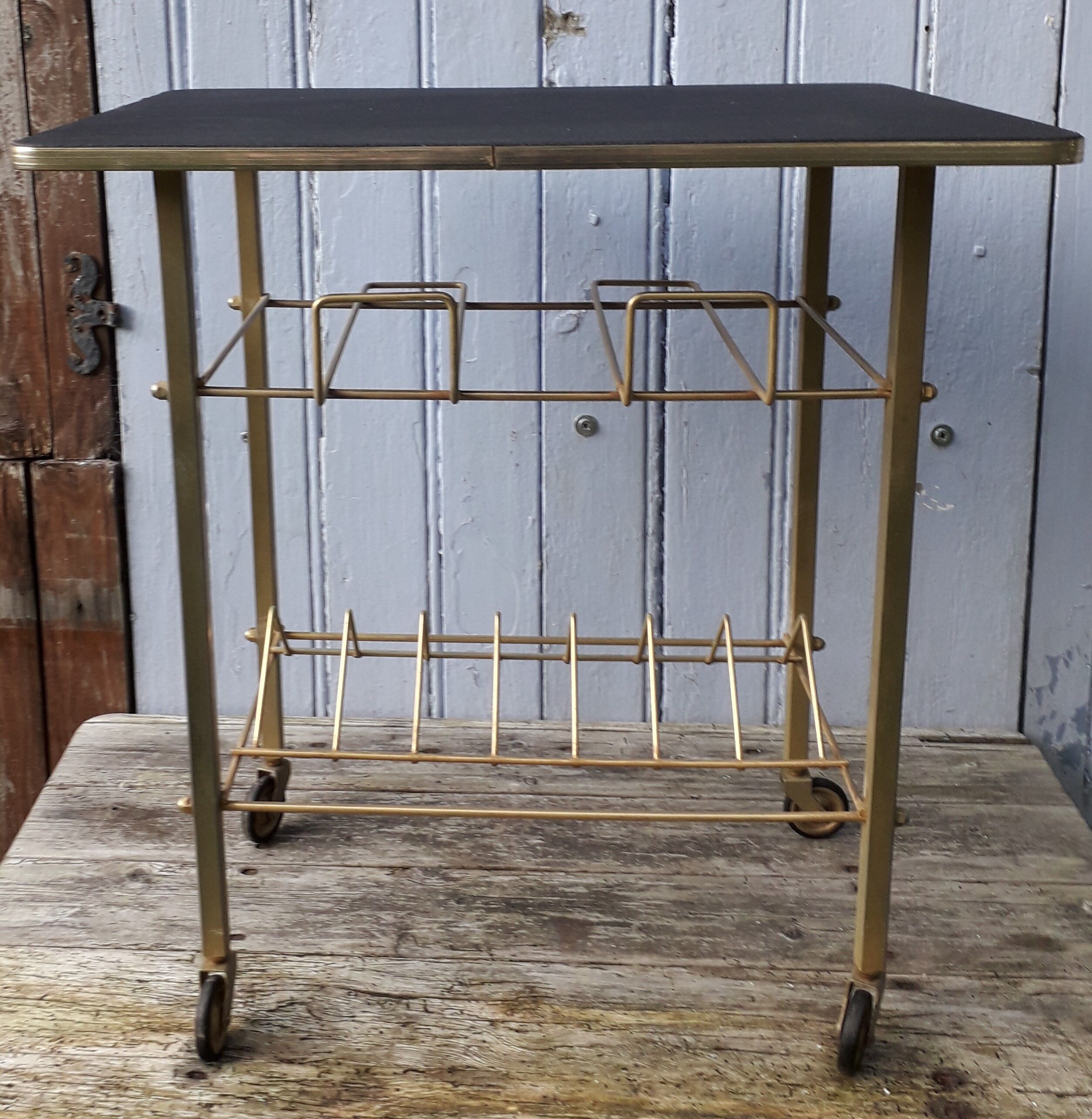 Desserte-vinyl holder