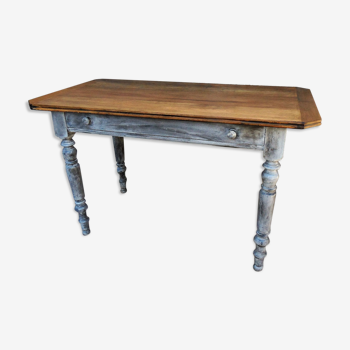 Table made of wood and patina, shabby chic style
