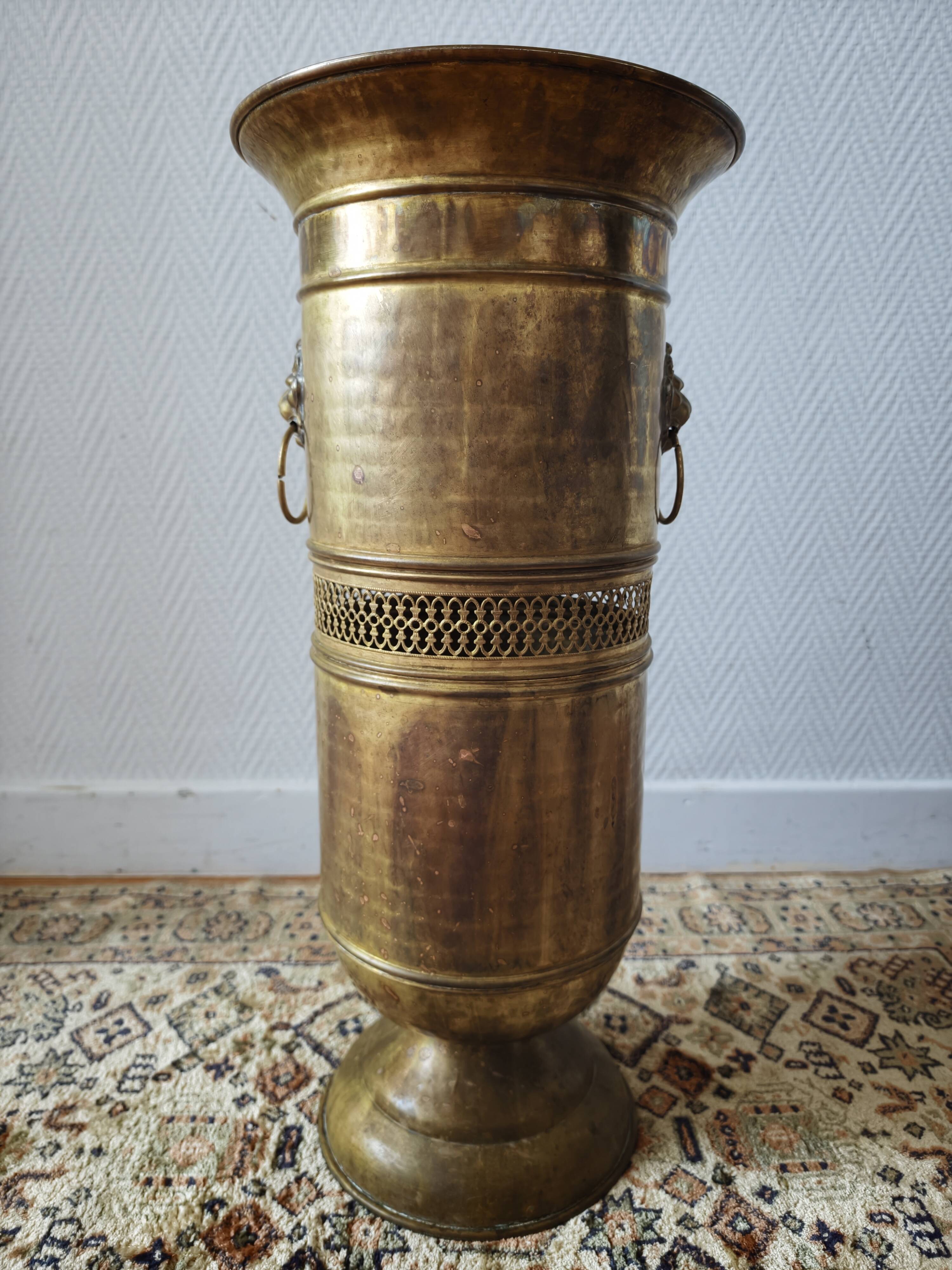 Vintage brass umbrella stand – lion head handles