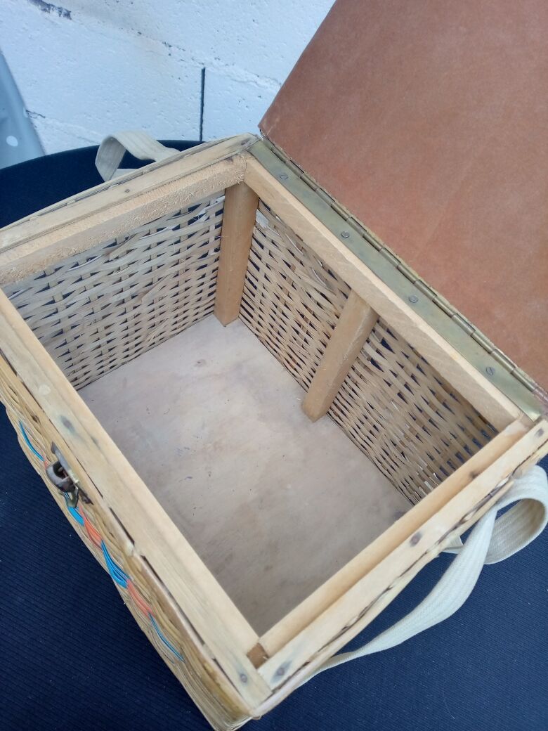 Chest seat for child wicker year 60