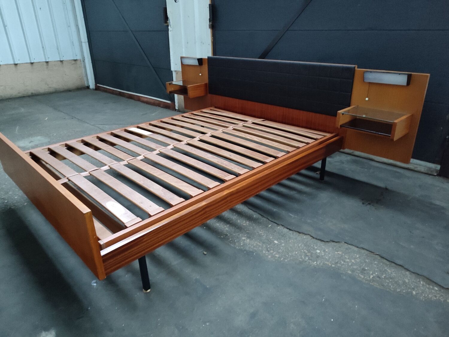 Vintage bed André Simard