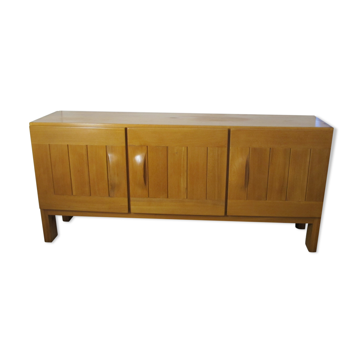 Massive Elm sideboard House Regain