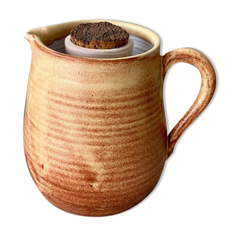 Sandstone pitcher with ice compartment