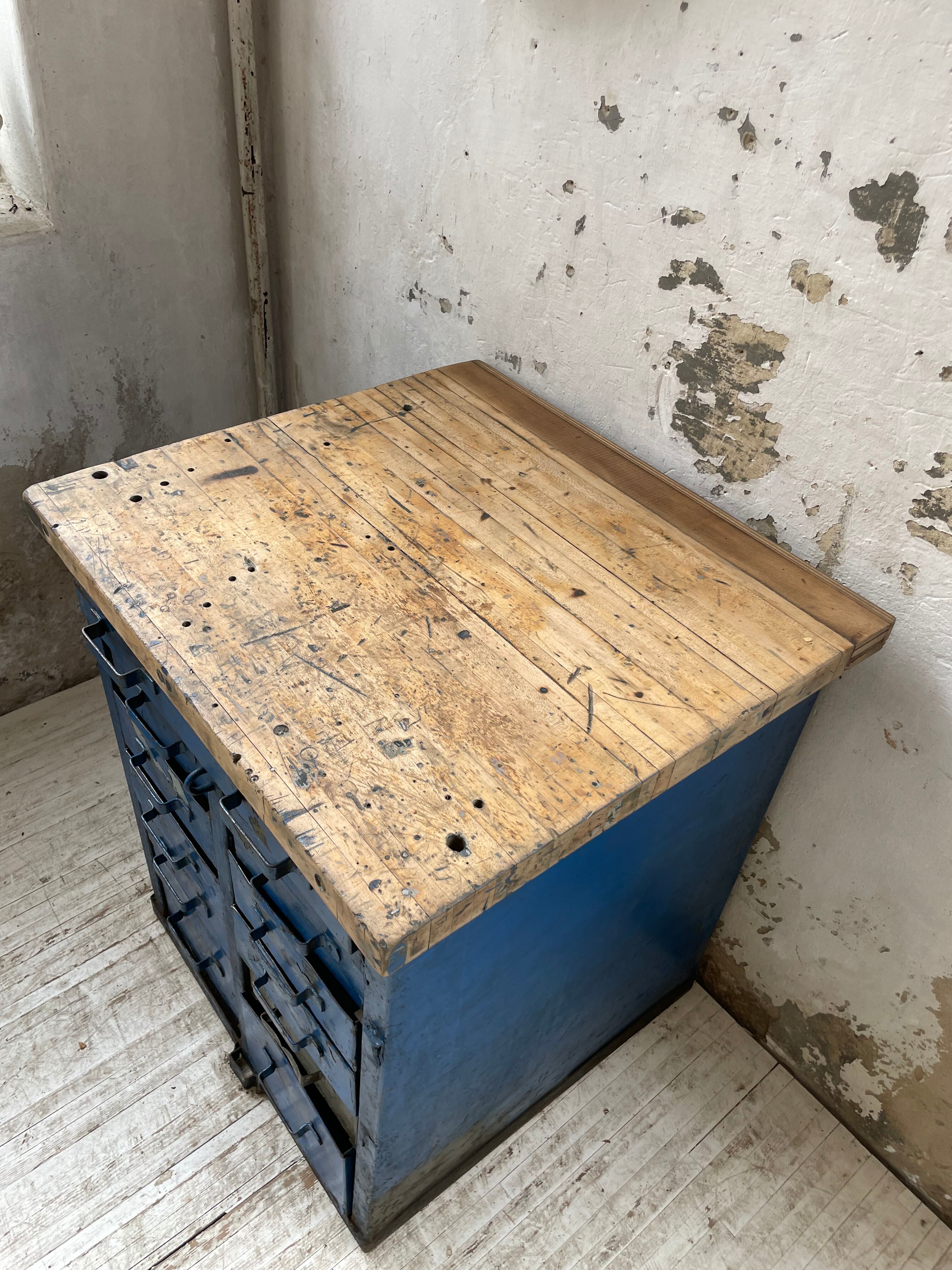 Meuble établi rangement militaire industriel bleu