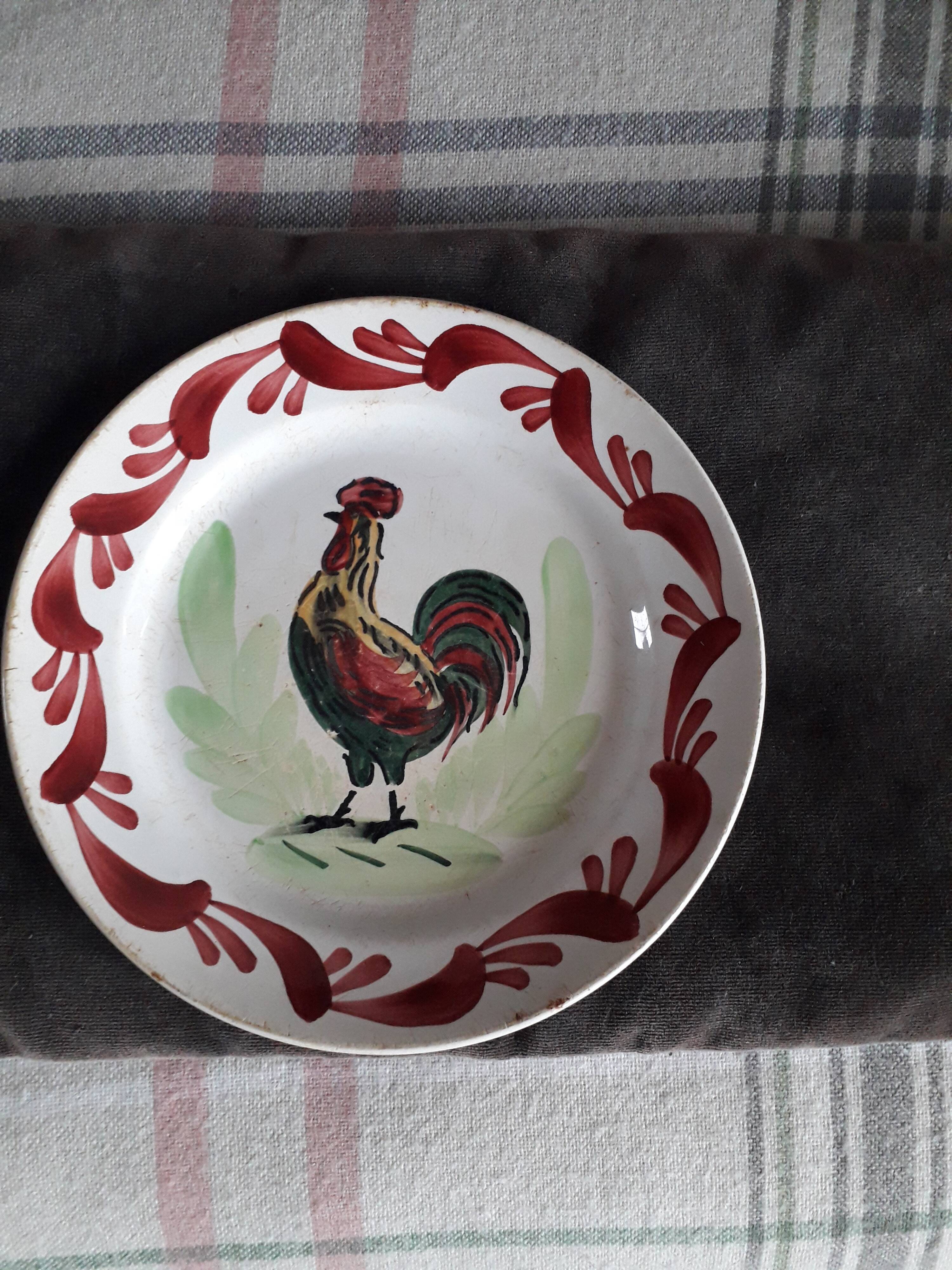 Assiette vintage signée Creil Montereau