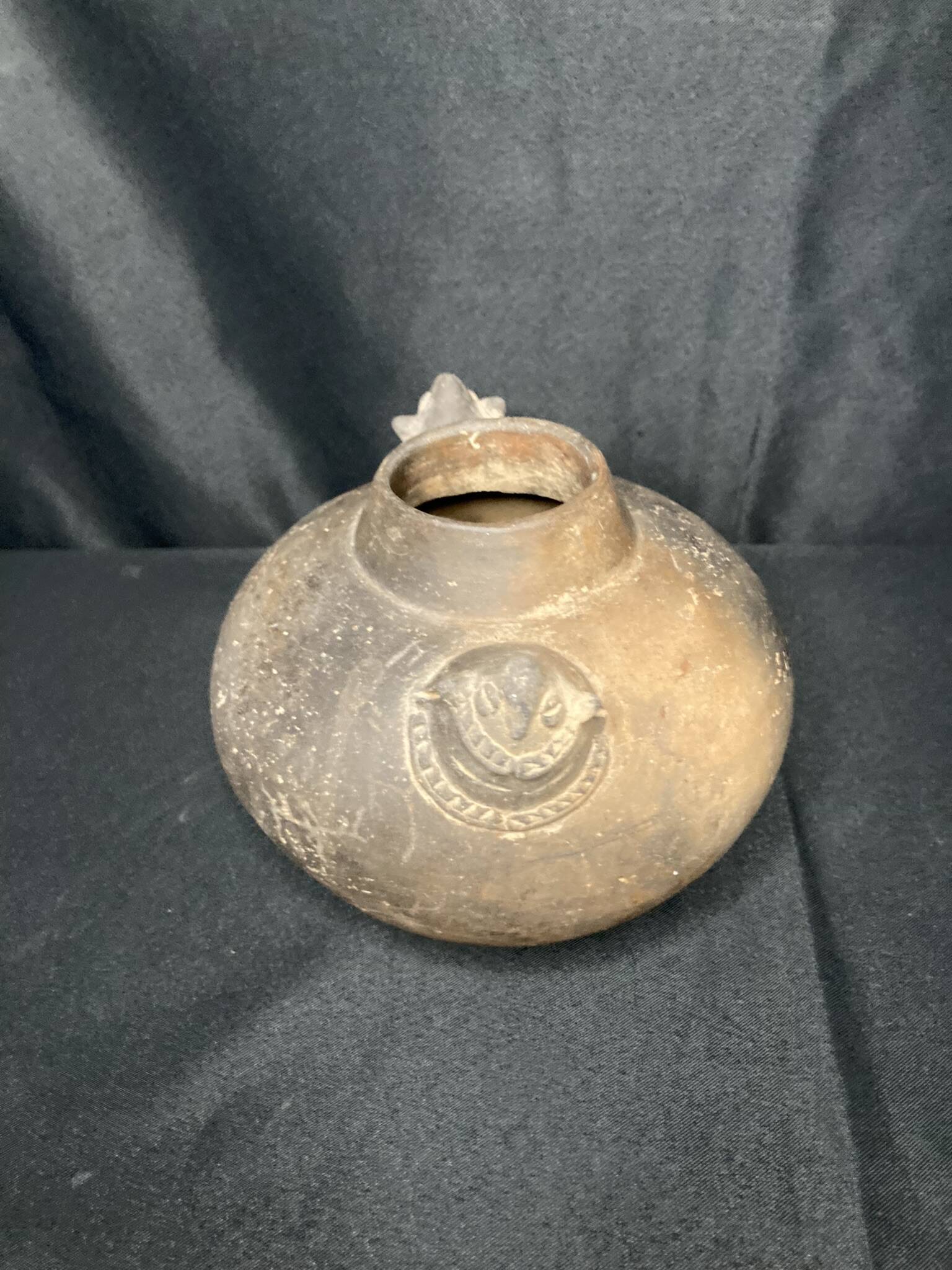 Ethnic art terracotta pot Coclé Panama early 20th century