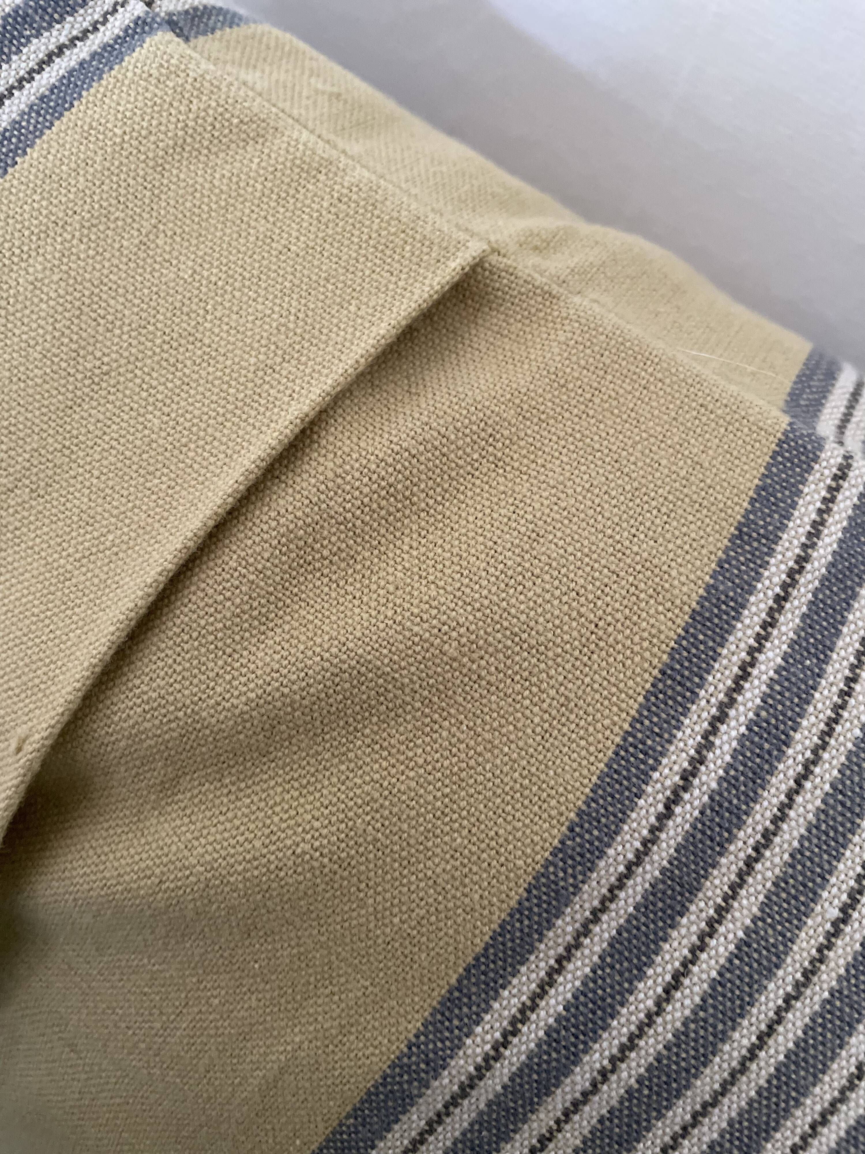 Coussin rayé