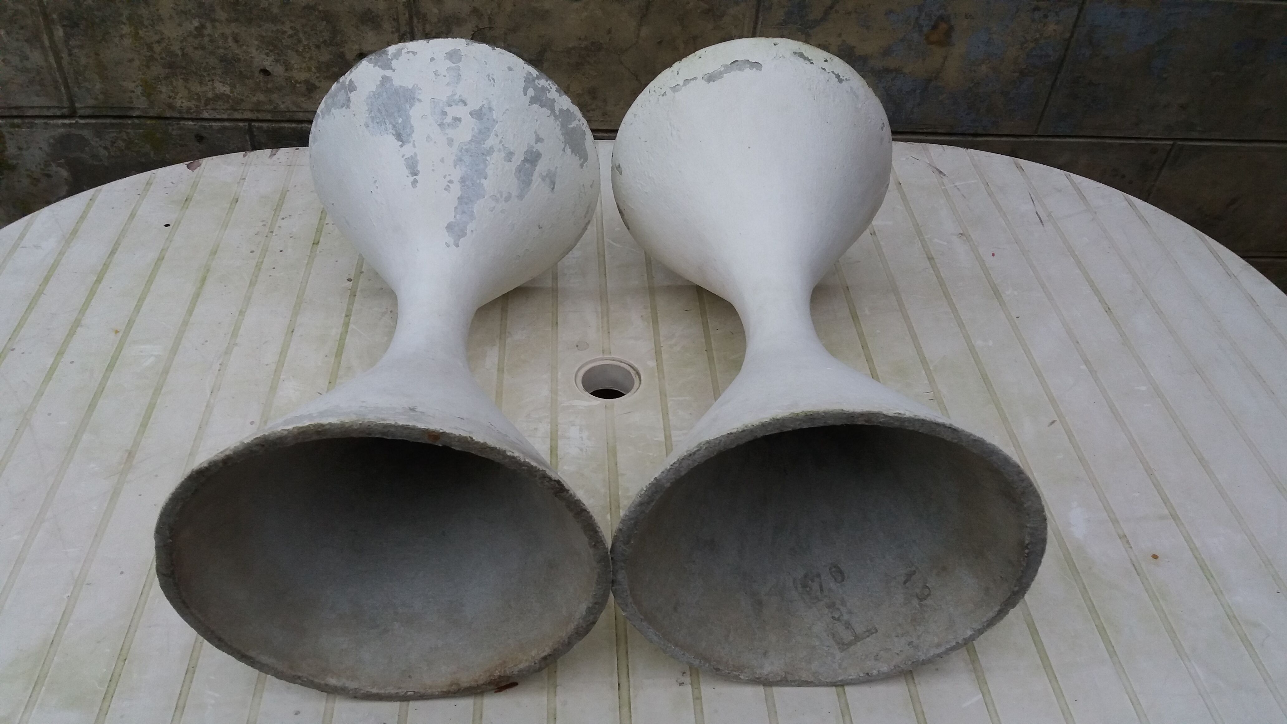 Pair of Anton Bee design diabolo planters, assisted by Guhl Willy