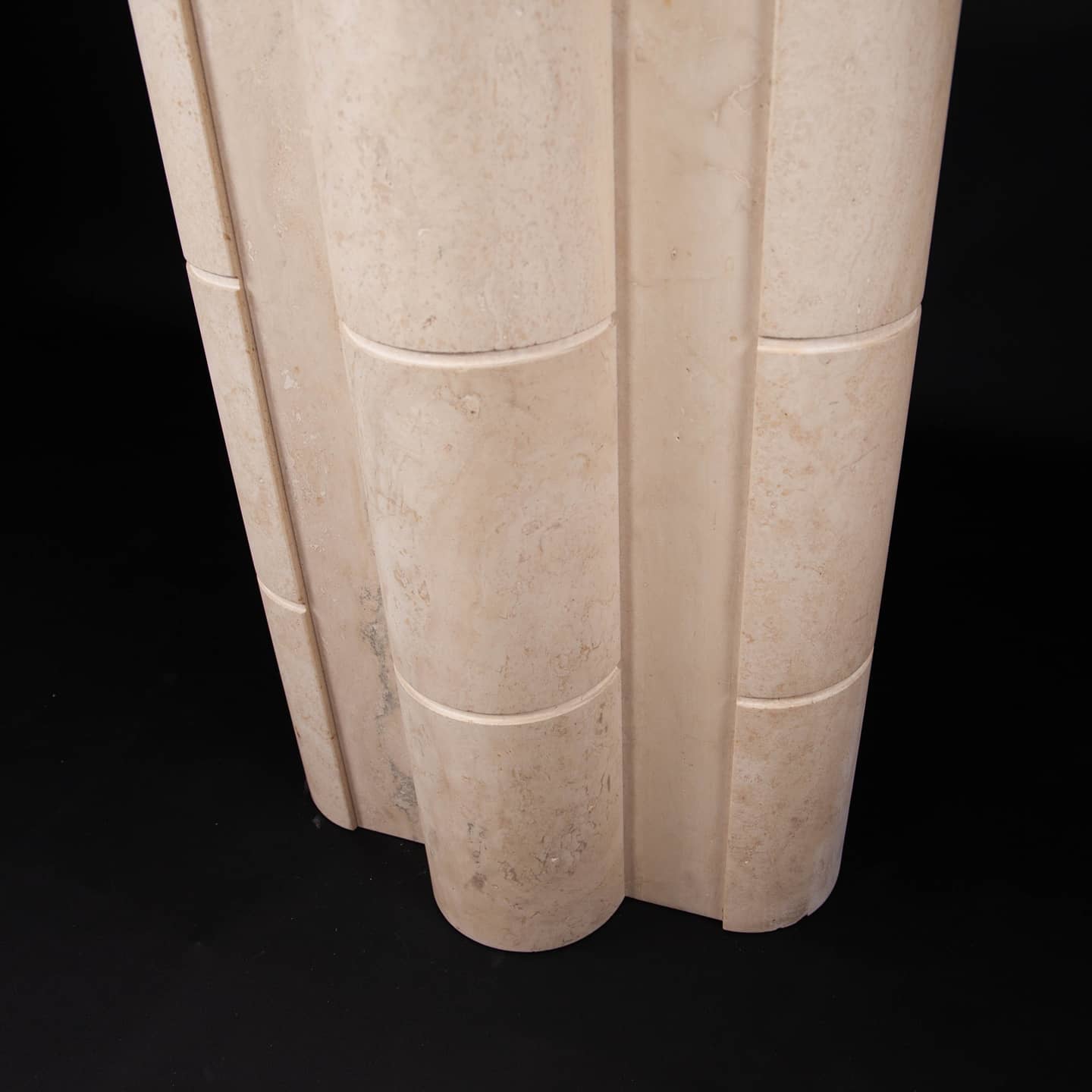 Vintage console in travertine