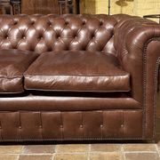 canapé chesterfield 3 places en cuir brun
