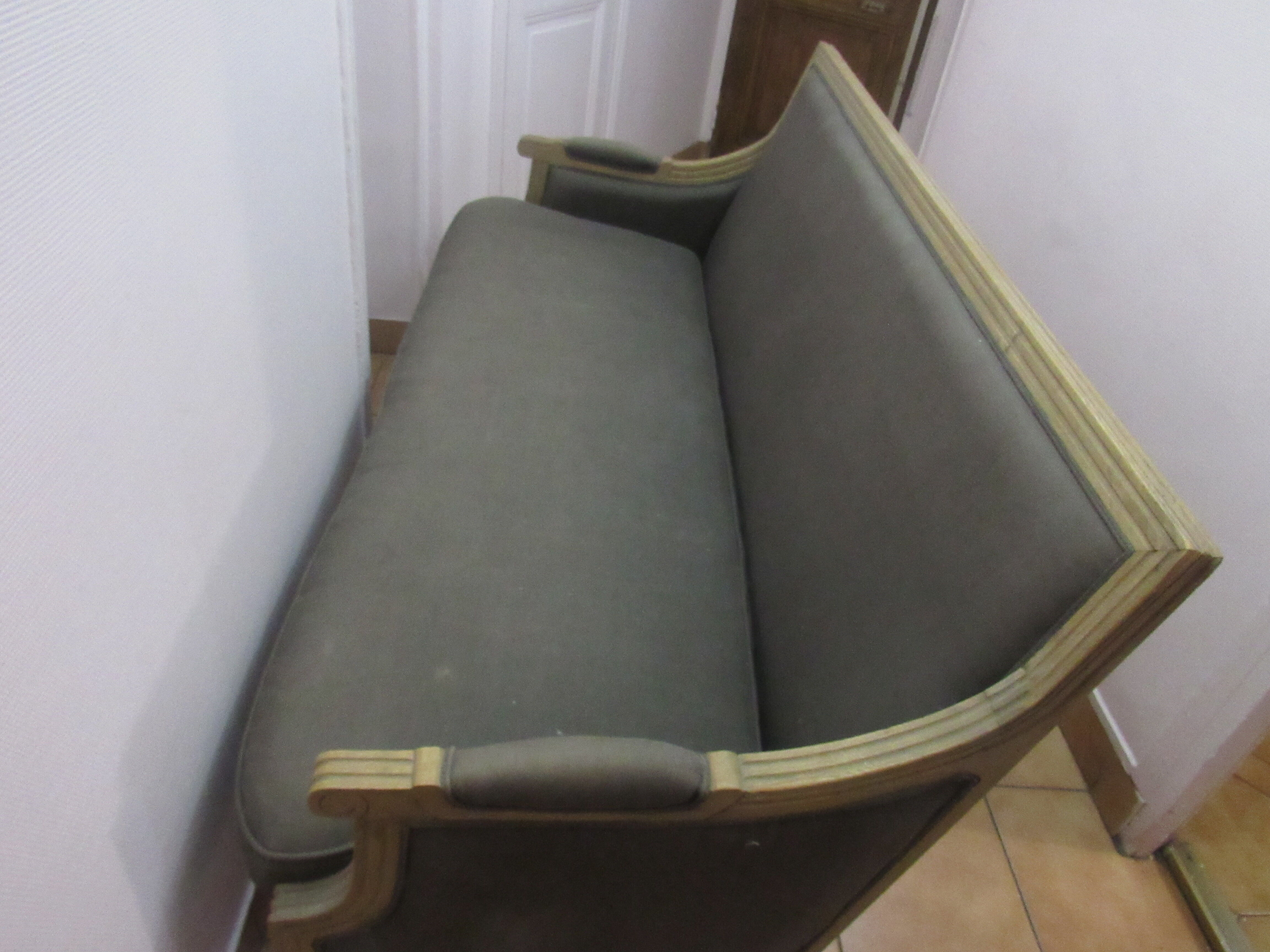 3-seater wooden sofa