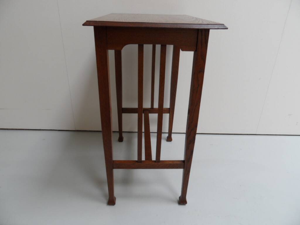 Table d'appoint en chêne ancien