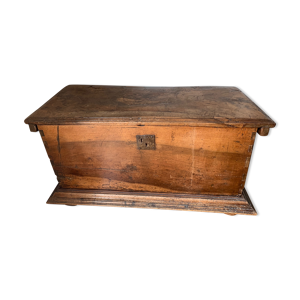 Coffre en bois du 17 siècle