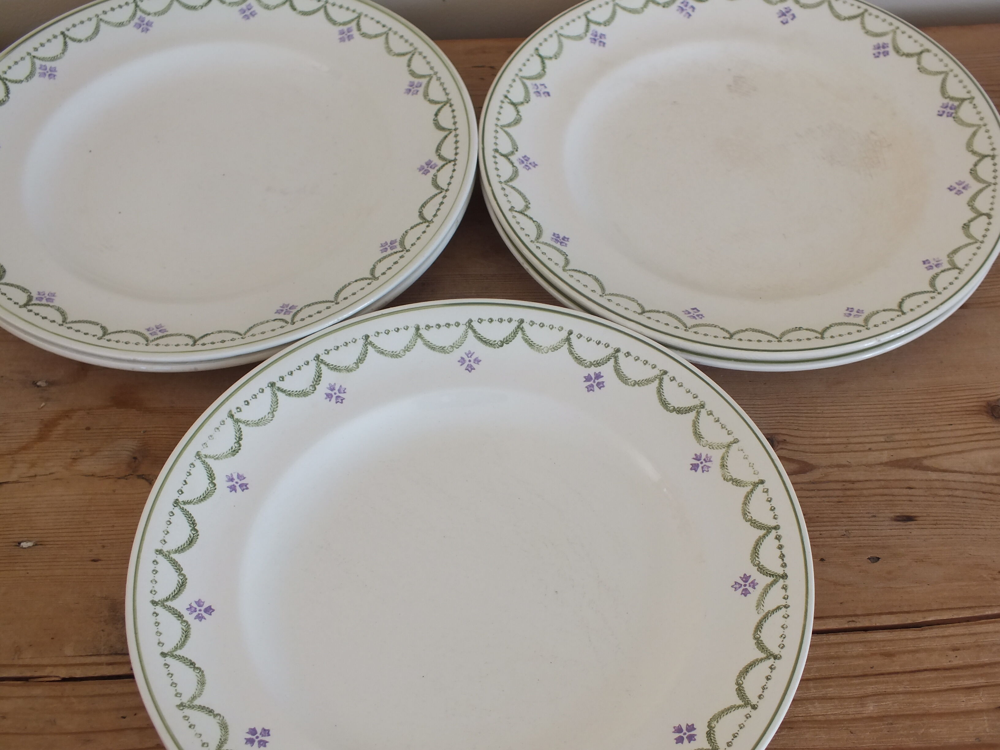 6 flat plates old Longwy Violetta