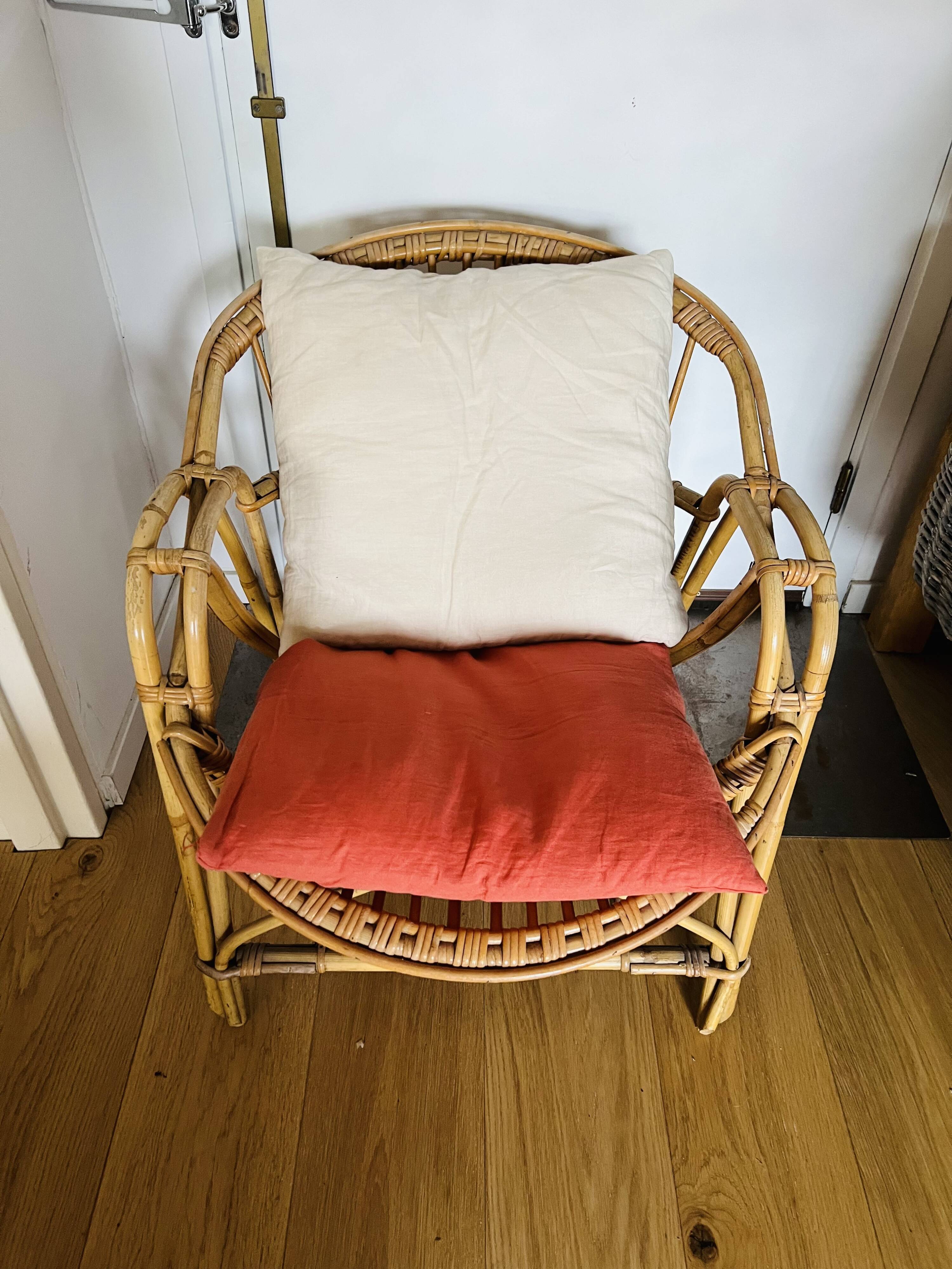 Un fauteuil en cannage  (année 60)