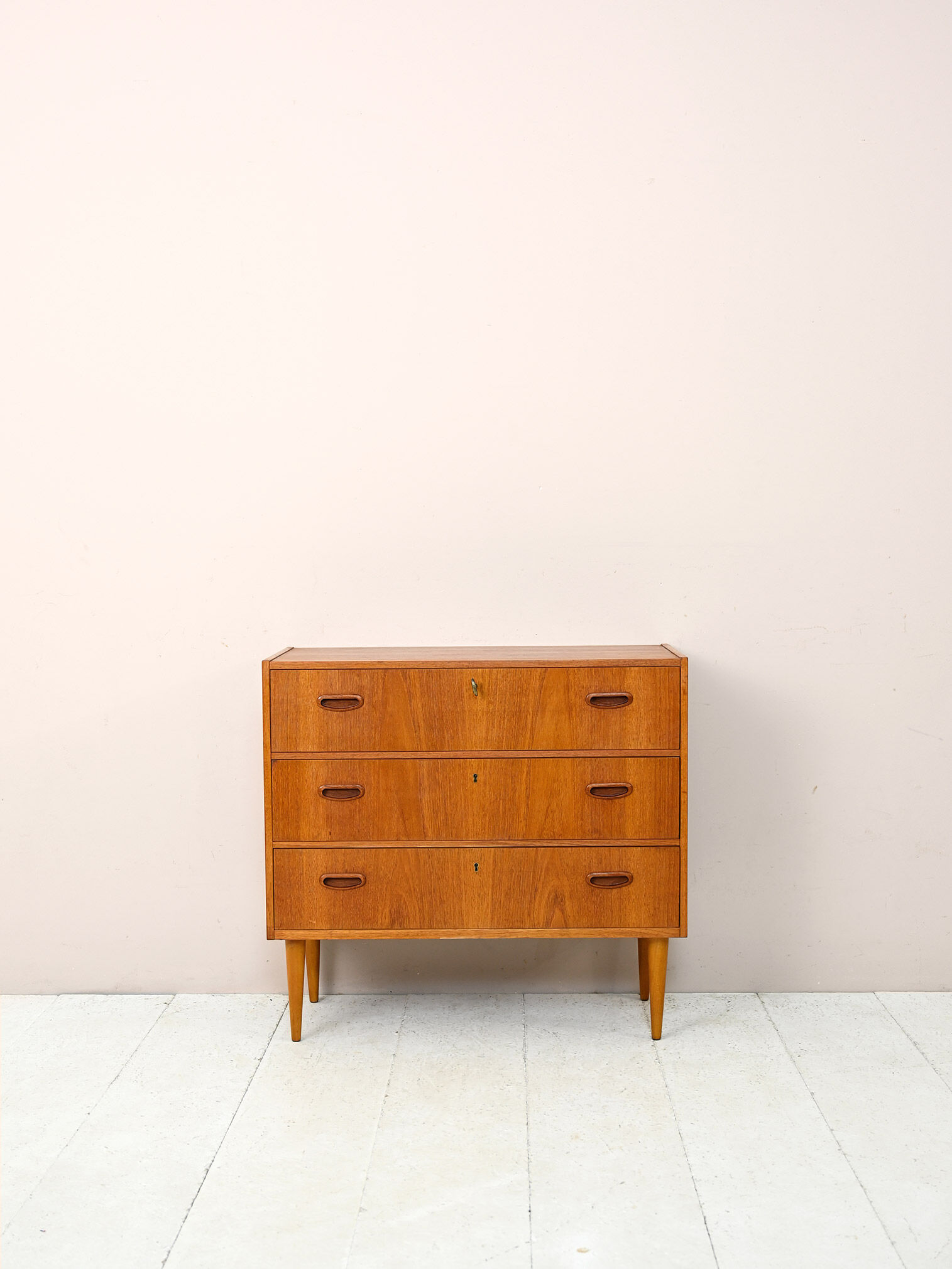 Scandinavian chest of drawers